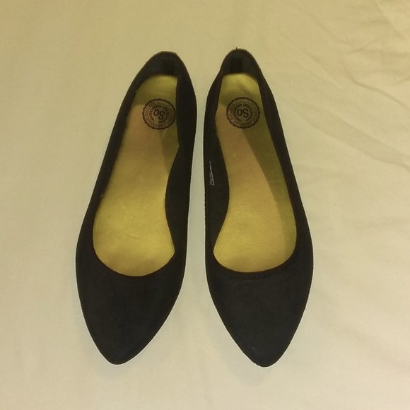 SO ( Kohls ) BLACK FLATS size 9 COMFY & CUTE !!
